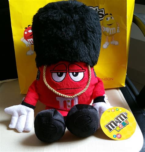 WTS Brand New Red M&M Royal Guard Plush Toy From London ...