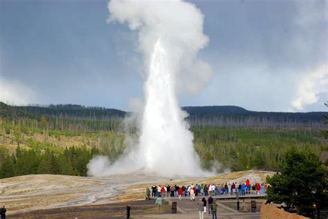 El G Iser Old Faithful Una Maravilla Natural En Yellowstone