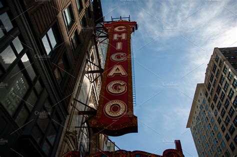 The Chicago Theatre Sign | High-Quality Architecture Stock Photos ...