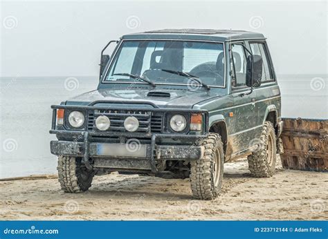 Mitsubishi Pajero Editorial Image Cartoondealer