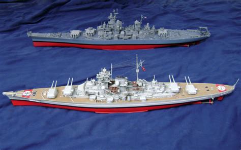 Bismarck vs. Missouri scale models