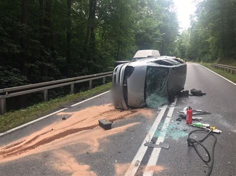 Wypadek na DK 46 na trasie Mąkolno Laski Samochód osobowy zderzył