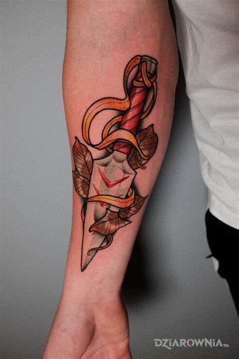 Tatuaż mononoke sztylet Autor Dirty Lust Tattoo Warszawa dziarownia pl