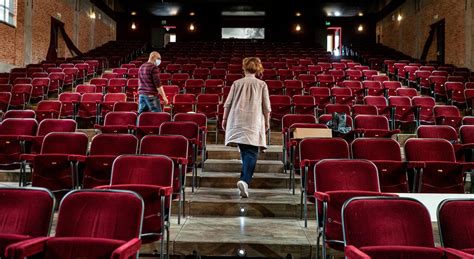 Cinema E Teatri Pieni All Gli Stadi Al C Il Via Libera