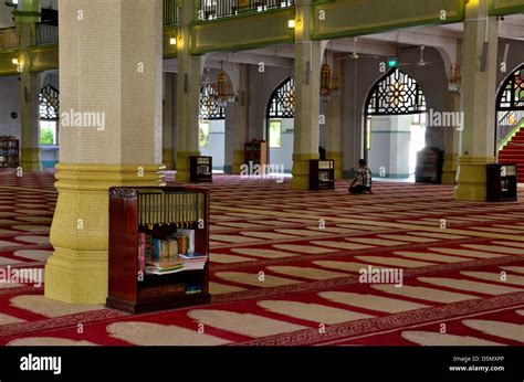 Mosque Prayer Hall Stock Photos & Mosque Prayer Hall Stock Images - Alamy