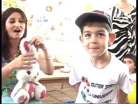 Armenian boy speaks english/հայ երեխան խոսում է անգլերեն - YouTube