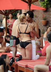 Margot Robbie Black Bikini On Set Of Focus In Buenos Aires Argentina Phun