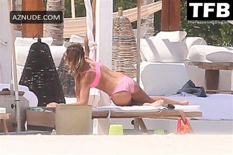 Jessica Alba Sexy Seen Showing Off Her Hot Figure In A Bikini At The Beach On Her Birthday Aznude