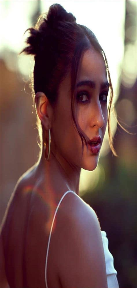 Sara Ali Khan Looking So Pretty In Her Latest Photos See Her Stunning Pics सारा अली खान ने