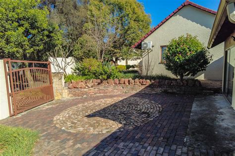 3 Bedroom House For Sale In Rivonia Re Max™ Of Southern Africa