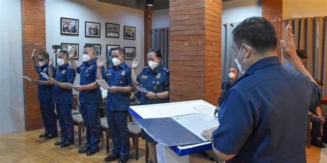 Three Negros Cops Promoted To Next Ranks Daily Guardian