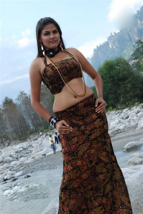 Actress Vinitha Hot Boob Navel Cleavage Show Photos