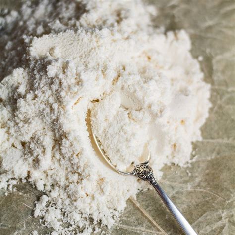 Arrowroot Powder Substitute {9 Easy Substitutes for Arrowroot Powder} | Bake It With Love