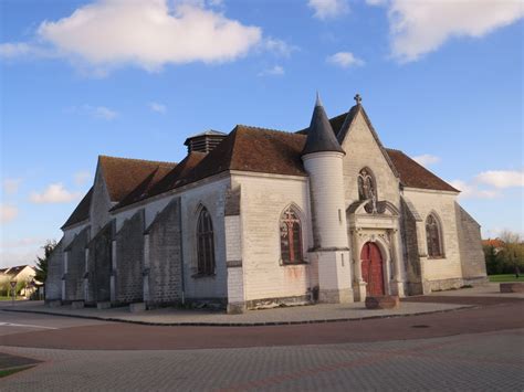 Eglise de la Nativité de la Vierge à Les Noës près Troyes Aube Champagne