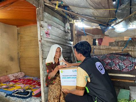 IZI Jateng Bersama YBM PT PLN UP3 Demak Berikan Bantuan Santunan Kepada