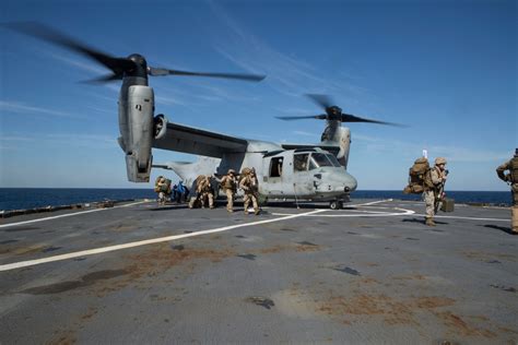 DVIDS Images USS Fort McHenry Flight Operations Image 2 Of 3