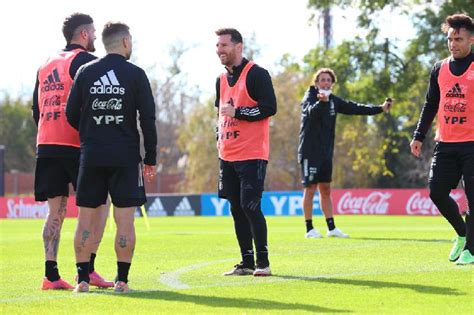 Argentina coach Lionel Scaloni comments on the match vs. Chile, Copa ...