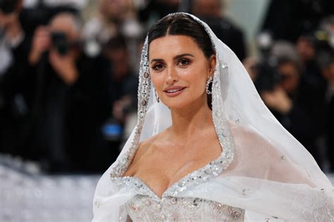 Penélope Cruz se viste de flamenca sexy y sube la temperatura en esta