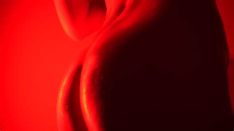 Solo Nude Girl In Oil Dancing In Red Light To The Weeknd Music