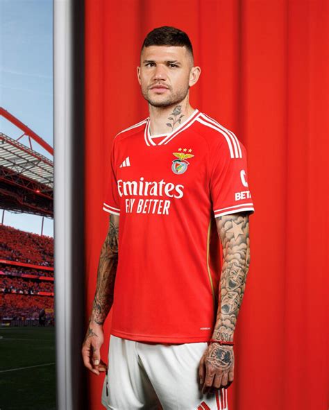 La Maglia Del Benfica Nella Stagione Dei Anni