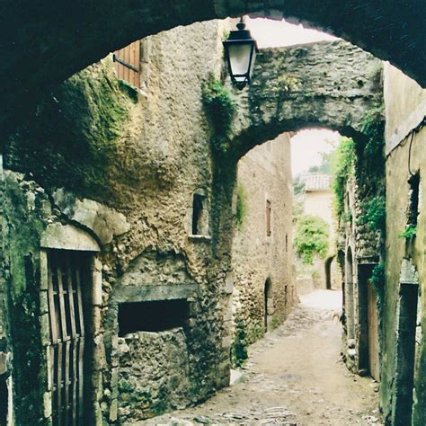 Saint Montan Ardèche Village médiéval en restauration dep Flickr