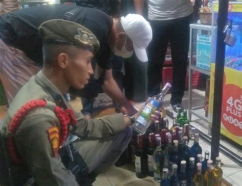 Satpol Pp Kota Padang Kembali Amankan Puluhan Miras Ini Lokasinya