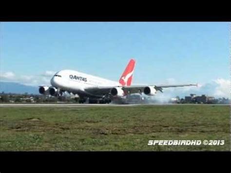 Normal Airbus A380 Landing vs. Crosswind Airbus A380 Landing | Airbus ...