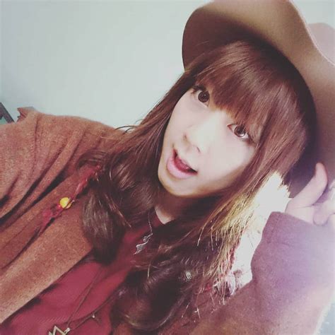 亜沙さんのインスタグラム写真 亜沙instagram「運命の人の時の自撮り。 今回は山梨県で撮影。 亜沙ソロは微妙に都心から遠い場所で