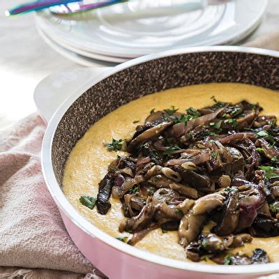 Polenta Con Hongos Salteados Inutilisimas