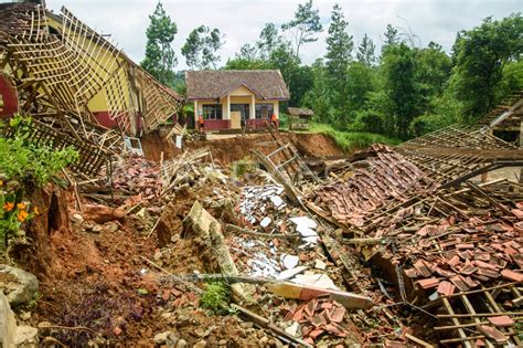 Tanggap Darurat Pergerakan Tanah Di KBB ANTARA Foto