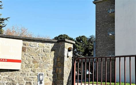 À la Maison des Tamaris les résidents confinés dans leur chambre Le