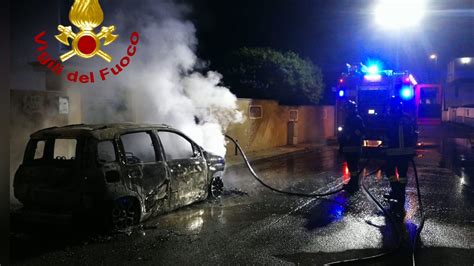 Olbia Auto A Fuoco Nella Notte Danni Ingenti