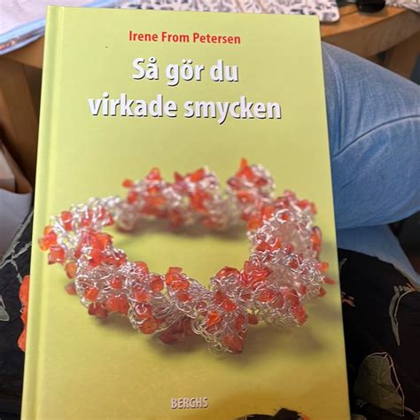 Se produkter som liknar Så här gör du Virkade smycken på Tradera