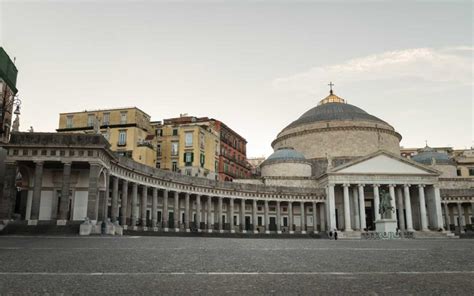 Piazza Del Plebiscito E La Basilica Di San Francesco Da Paola Luoghi