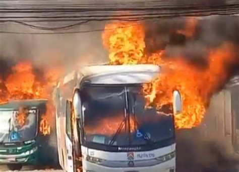 Criminosos Incendeiam Mais De Nibus Na Zona Oeste Do Rio De Janeiro