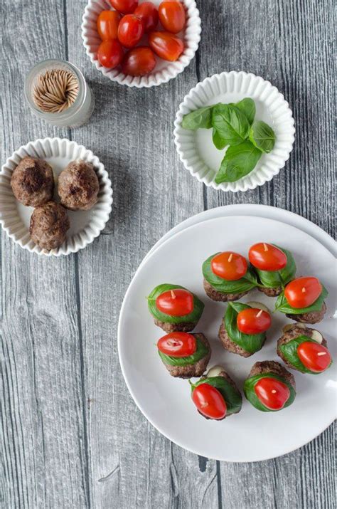 Hackbällchen mit Mozzarella gefüllt Caprese Art Eine Prise Lecker