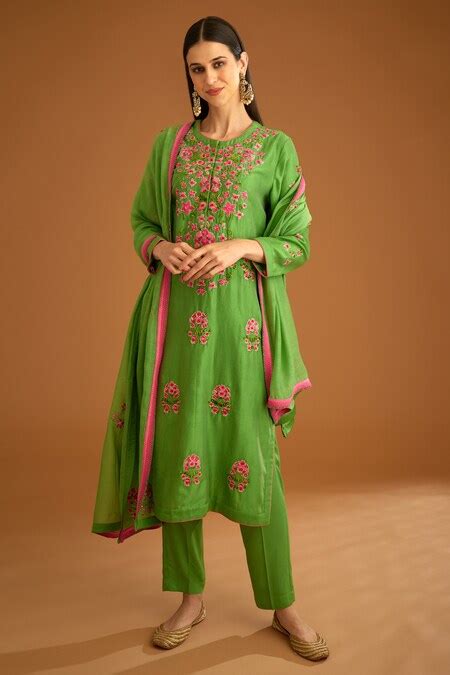 Buy Green Chanderi Embroidered Thread Round Kurta Set For Women By