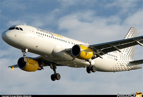 Ec Kcu Vueling Airbus A Aviacioncr Net