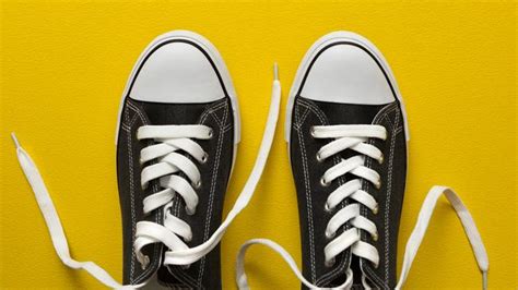 Scientists Explain Why Your Shoe Laces Always Come Undone