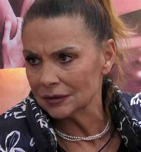 Wilma Goich Perde Un Orecchino La Regia Del GF Vip Lo Inquadra