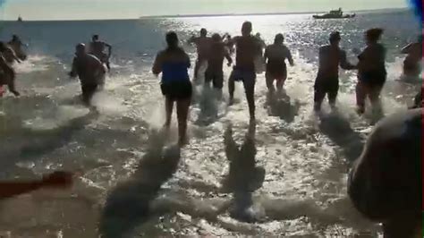 Polar Bear Plunges In New York Area Go On Despite Arctic Blast Abc7