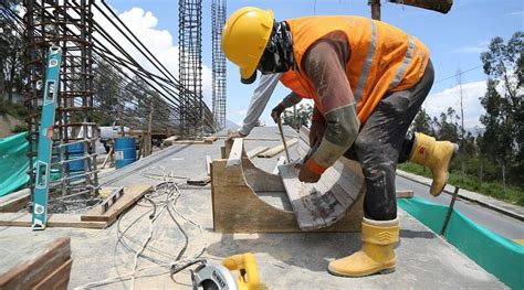 Epmmop Trabaja En La Construcci N Del Puente Peatonal El Mirador