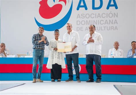 Presidente Abinader Entrega Subsidios Por Rd Millones A Peque Os Y