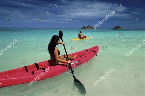 Kayaking Along Beautiful Lanikai Beach Mokulua Editorial Stock Photo ...