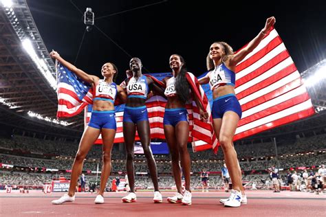 More History For Allyson Felix As Team Usa 4x00 M Relay Wins Gold Time