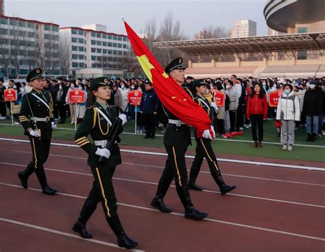 我校举行2023年春季学期“开学第一课”暨升国旗仪式 新闻网