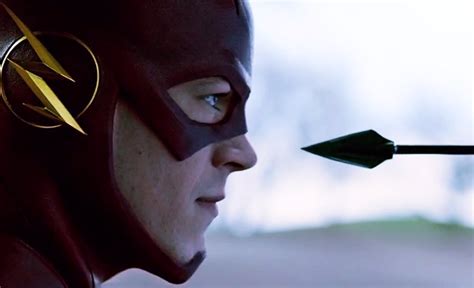 The Flash Exhibe Su Supervelocidad En El Nuevo Clip