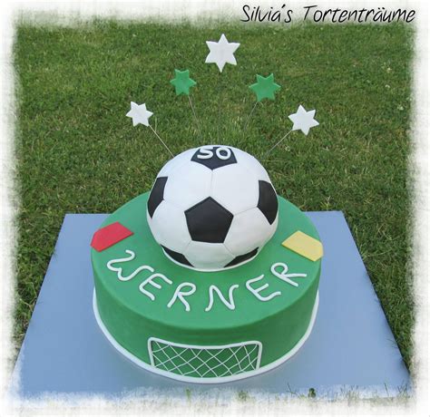 Silvia S Tortentr Ume Fu Ball St Ckig Fu Balltorte Fondant Motivtorte