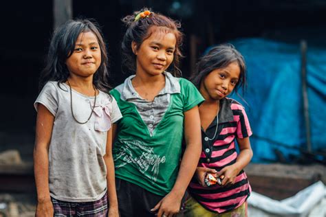 Girls Living in Ulingan Slums, Manila Philippines | In the s… | Flickr