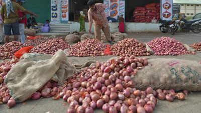 Govt To Offload About 50 000 Tonnes Of Onions From Buffer Stock Times